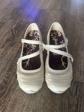 Skechers Cream and Purple Floral Insole Mary Jane